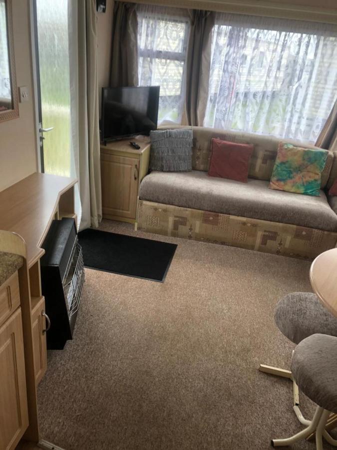 A4 The Chase 6 Berth Pet Friendly Caravan With Decking インゴールドメルズ エクステリア 写真